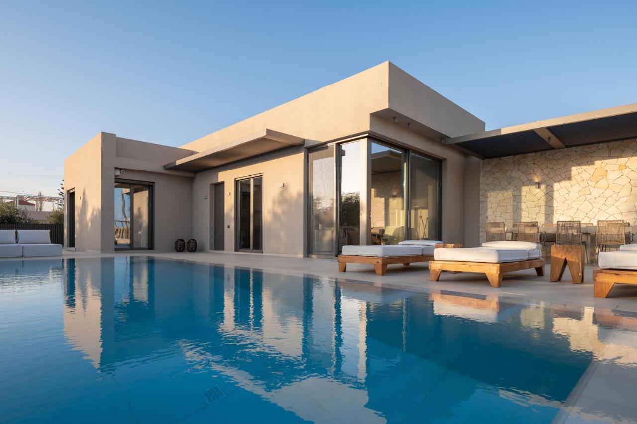 Athina Luxury Villa, With Pool & Walk To The Beach, By Thinkvilla 干尼亞 外观 照片