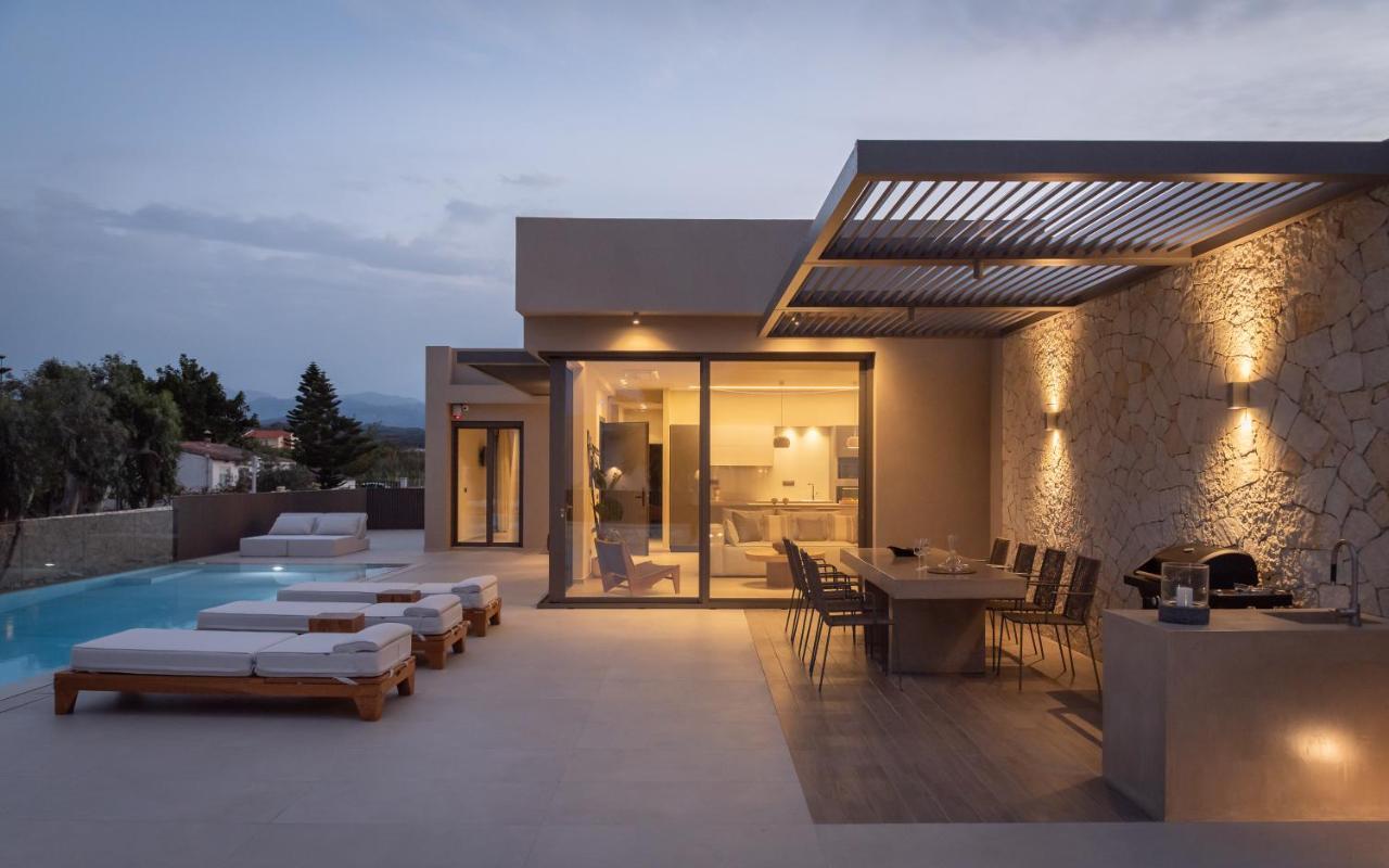 Athina Luxury Villa, With Pool & Walk To The Beach, By Thinkvilla 干尼亞 外观 照片