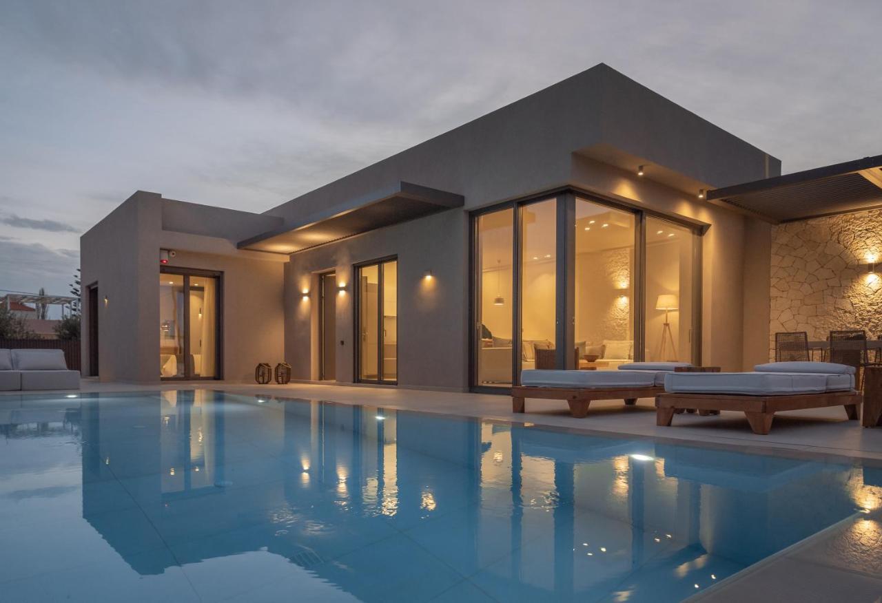 Athina Luxury Villa, With Pool & Walk To The Beach, By Thinkvilla 干尼亞 外观 照片