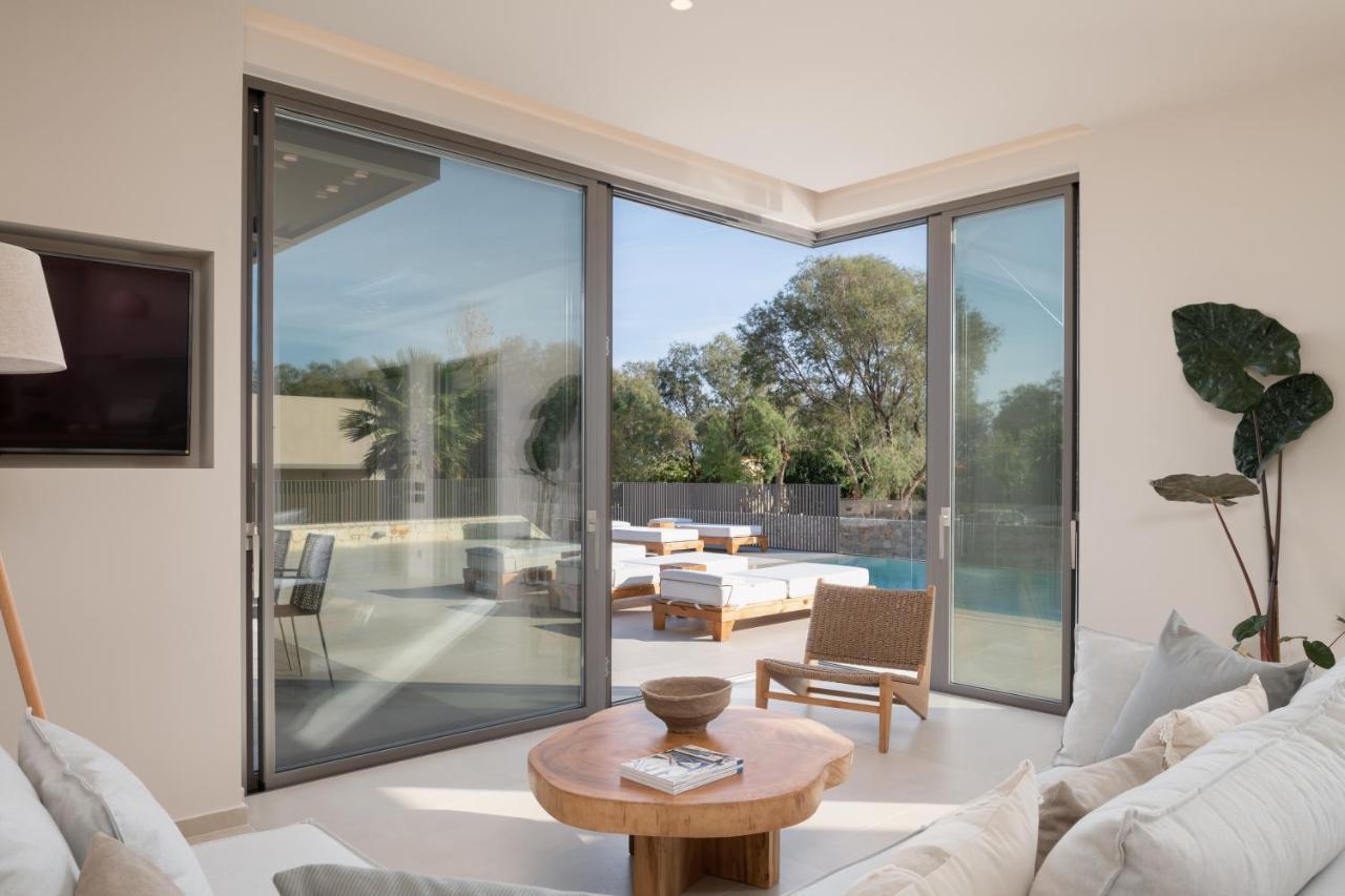 Athina Luxury Villa, With Pool & Walk To The Beach, By Thinkvilla 干尼亞 外观 照片