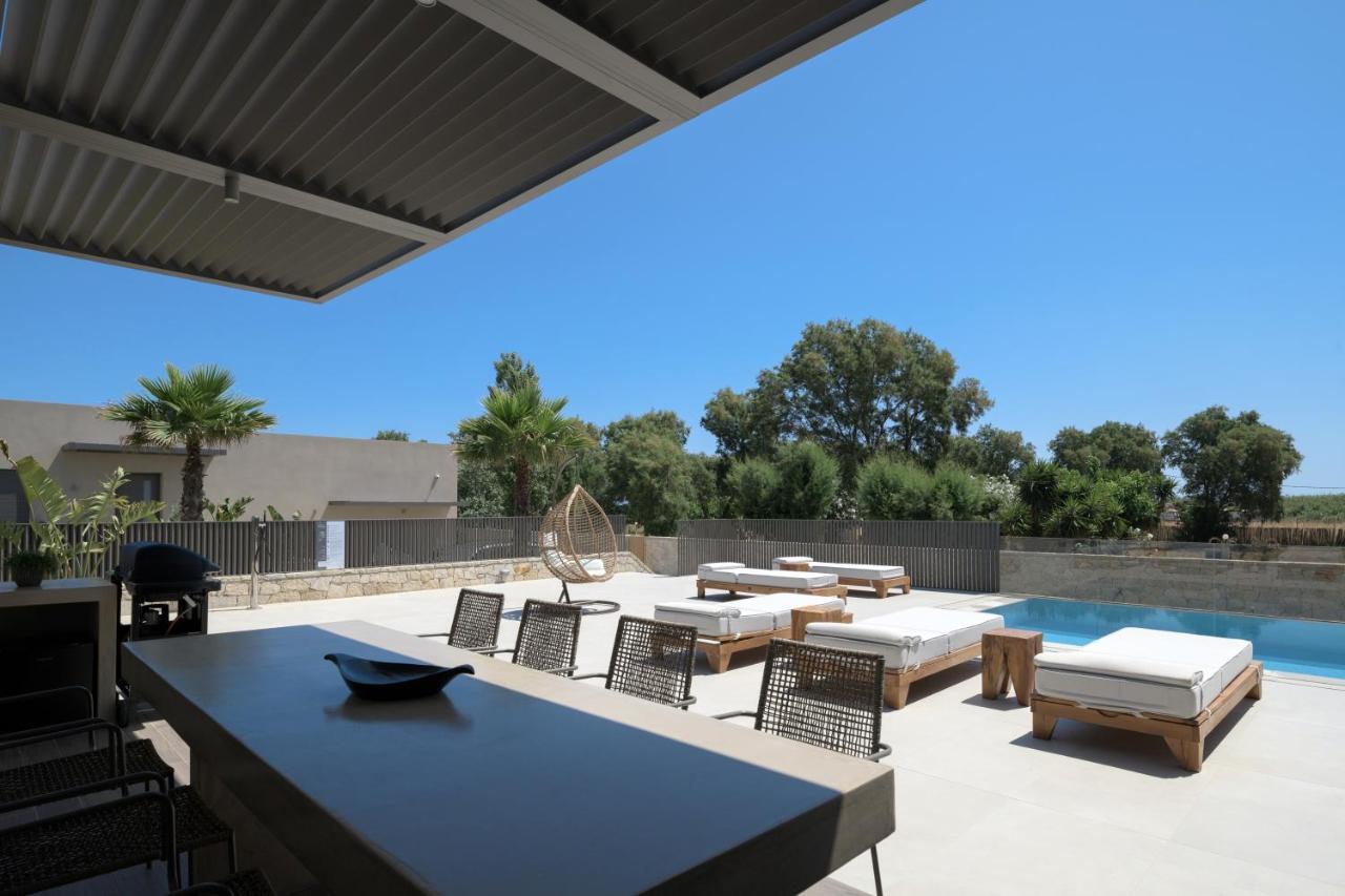 Athina Luxury Villa, With Pool & Walk To The Beach, By Thinkvilla 干尼亞 外观 照片